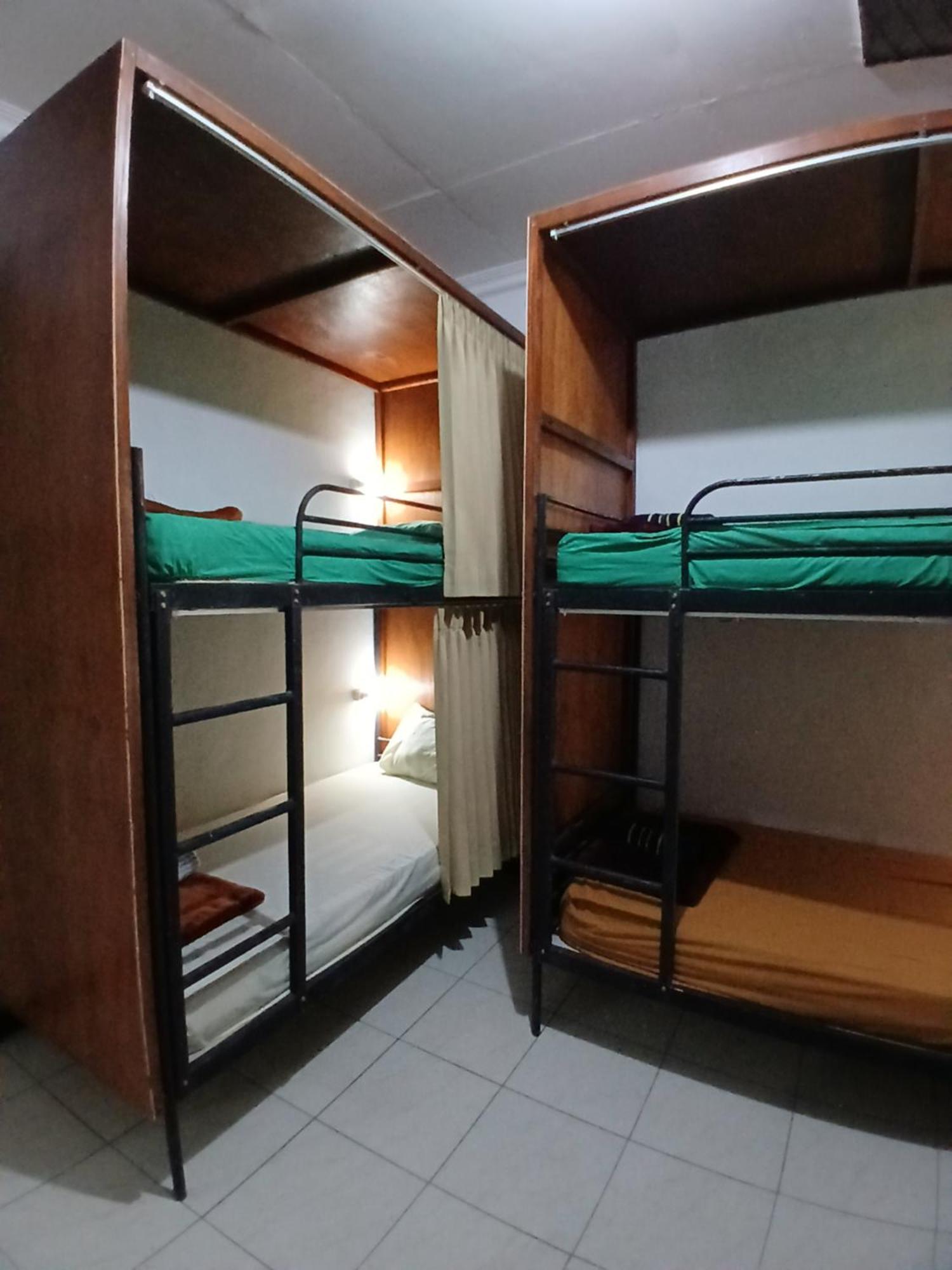 Hostel Moshi Moshi Probolinggo Zewnętrze zdjęcie