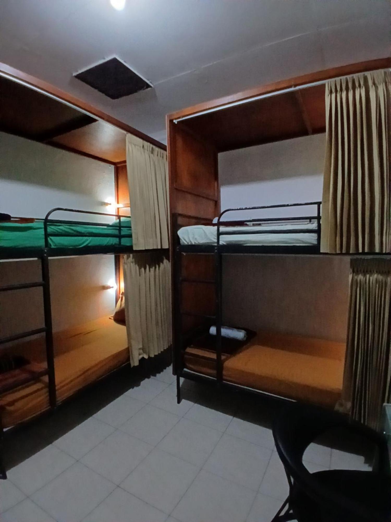 Hostel Moshi Moshi Probolinggo Zewnętrze zdjęcie