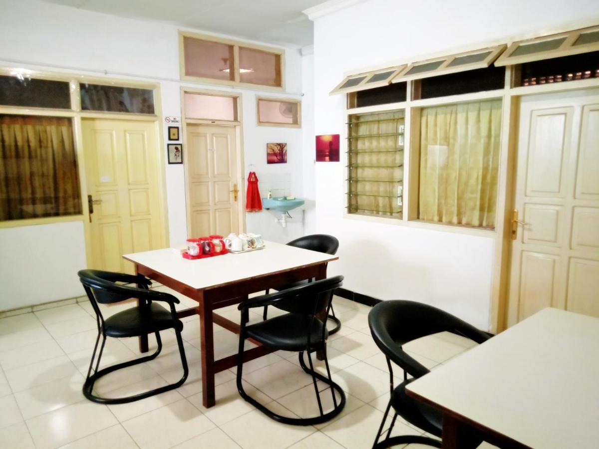 Hostel Moshi Moshi Probolinggo Zewnętrze zdjęcie